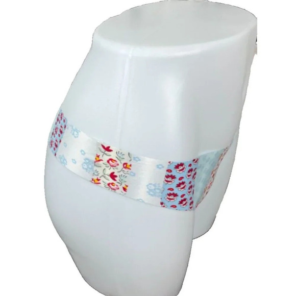 Commando M/L Blue-Red Classic Patchwork Floral Laser Cut Edges Thong Panties - Picture 3 of 6